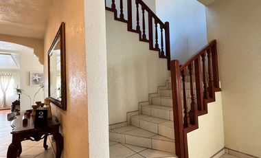 Beach Front Residence, 5Bdrm 7Bath Residencia Frente de Playa fully furnished