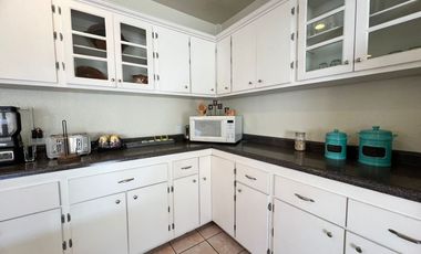 Beach Front Residence, 5Bdrm 7Bath Residencia Frente de Playa fully furnished