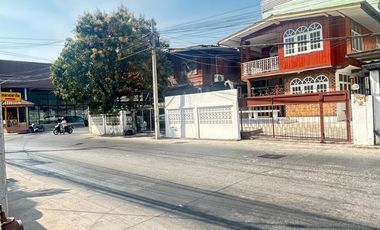 GOLDEN OPPORTUNITY FOR INVESTORS!  2-Story Detached House, 50 Sq.Wa, Right Next to Ya Mo Market, in the Heart of Korat City!