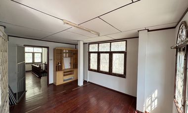 GOLDEN OPPORTUNITY FOR INVESTORS!  2-Story Detached House, 50 Sq.Wa, Right Next to Ya Mo Market, in the Heart of Korat City!