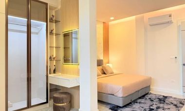 A luxurious pool villa 5 Bed, 6 Bath 182 sqw. @ Soi Nong Mai Kaen 17 - Pattaya