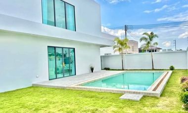 A luxurious pool villa 5 Bed, 6 Bath 182 sqw. @ Soi Nong Mai Kaen 17 - Pattaya
