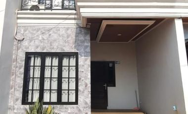 RUMAH DIAPIT 2 PINTU TOL CISALAK DAN GTO CIBUBUR