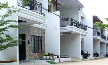 RUMAH DIAPIT 2 PINTU TOL CISALAK DAN GTO CIBUBUR