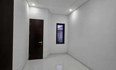 Rumah baru di komplek elit cempaka putih jakarta pusat