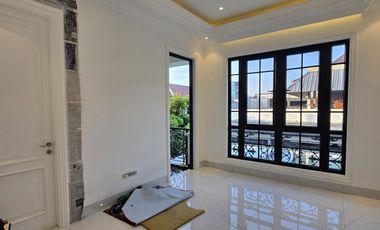 Rumah mewah design classic di cempaka putih jakarta pusat