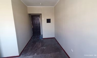 Vendo Edificio de 03 Pisos + Aires – Ideal Para Negocio, Taller o Alquiler