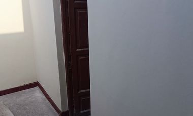 Vendo Edificio de 03 Pisos + Aires – Ideal Para Negocio, Taller o Alquiler