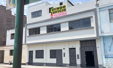 Vendo Edificio de 03 Pisos + Aires – Ideal Para Negocio, Taller o Alquiler