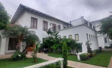 Samborondon, Renta de linda casa 4 dormitorios con piscina