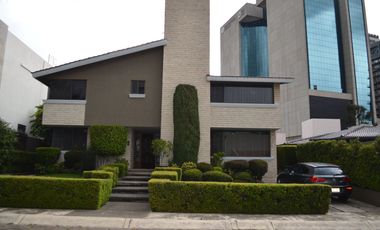 Residencia en uno de los condominios más seguros y exclusivos del Pedregal