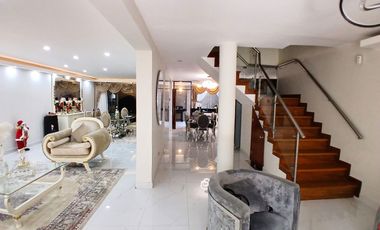 👨‍👩‍👧‍👦 VENDO MODERNA Y ELEGANTE CASA DE 3 PISOS + AZOTEA EN SAN LUIS