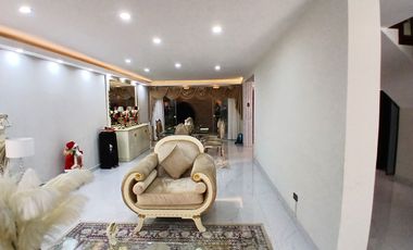 👨‍👩‍👧‍👦 VENDO MODERNA Y ELEGANTE CASA DE 3 PISOS + AZOTEA EN SAN LUIS