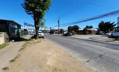 Se vende casa con cabaña en Rene Schneider casi llegando a Rubén Darío, Valdivia