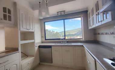 💵En venta Penthouse de 4 Dormitorios y balcones por la Primero de Mayo