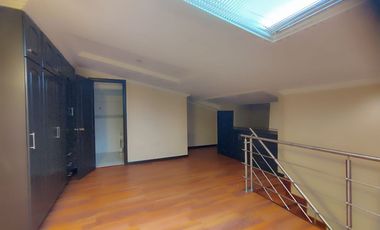 💵En venta Penthouse de 4 Dormitorios y balcones por la Primero de Mayo