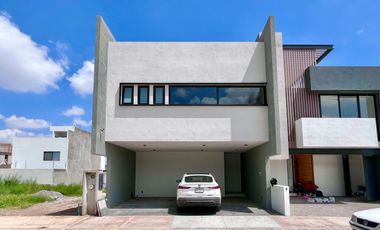 Casa en venta en Cennet Grand