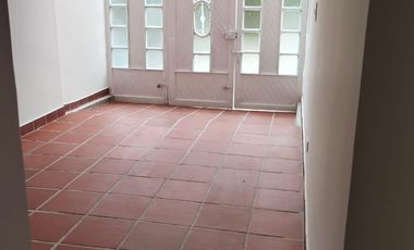 CASA EN VENTA - URBANIZACIÓN SOL DE ORIENTE.