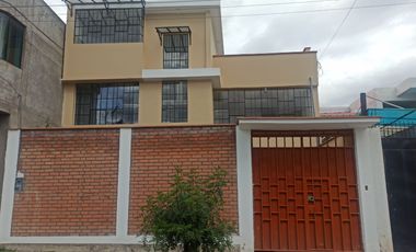 SE VENDE HERMOSA CASA EN EL TAMBO