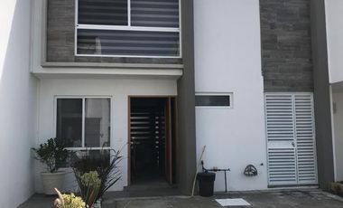 HERMOSA CASA EN VENTA ZONA NATURA 2 LOMAS DE ANGELOPOLIS