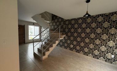 HERMOSA CASA EN VENTA ZONA NATURA 2 LOMAS DE ANGELOPOLIS