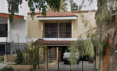 OPORTUNIDAD DE INVERSIÓN Propiedad de Recuperación Bancaria en Av. Faro, Bosques de la Victoria, Guadalajara, Jal.