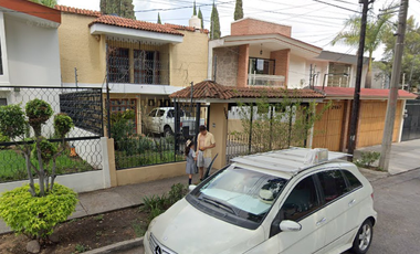 OPORTUNIDAD DE INVERSIÓN Propiedad de Recuperación Bancaria en Av. Faro, Bosques de la Victoria, Guadalajara, Jal.