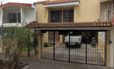 OPORTUNIDAD DE INVERSIÓN Propiedad de Recuperación Bancaria en Av. Faro, Bosques de la Victoria, Guadalajara, Jal.