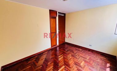 Se Vende Casa, Excelente Ubicación En Ate