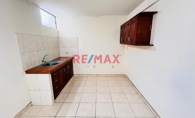 Se Vende Casa, Excelente Ubicación En Ate