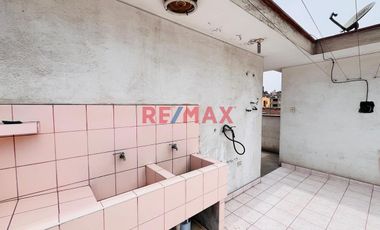 Se Vende Casa, Excelente Ubicación En Ate