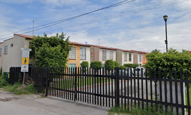 EXCELENTE OPORTUNIDAD, GRAN CASA EN PRIVADA FRAY LUIS DE LEON, TEZOYUCA MORELOS