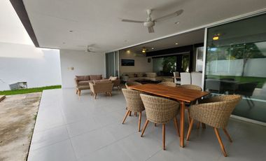 CASA DE UNA PLANTA AMUEBLADA EN LA PRIVADA SAN JOSE TULIPANES, CHOLUL
