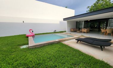 CASA DE UNA PLANTA AMUEBLADA EN LA PRIVADA SAN JOSE TULIPANES, CHOLUL