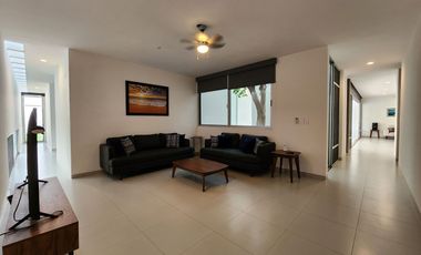 CASA DE UNA PLANTA AMUEBLADA EN LA PRIVADA SAN JOSE TULIPANES, CHOLUL