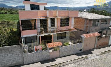 Acogedora Casa en Atuntaqui 430m2