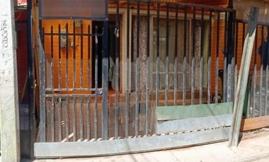 ¡Casa sólida en El Bosque! Pasaje San Clemente