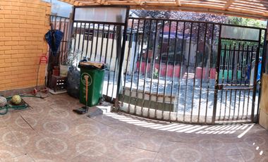 ¡Casa sólida en El Bosque! Pasaje San Clemente