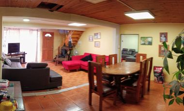 ¡Casa sólida en El Bosque! Pasaje San Clemente