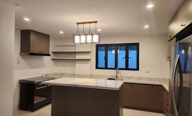6 Bedrooms House for Lease in White Plains Quezon City