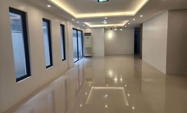 6 Bedrooms House for Lease in White Plains Quezon City