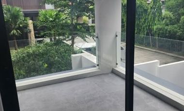 6 Bedrooms House for Lease in White Plains Quezon City