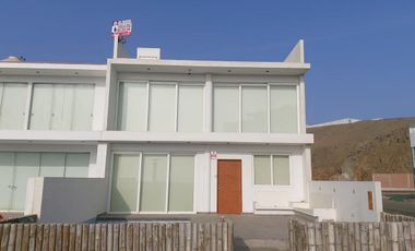 Vendo casa de playa con piscina, amoblada en 2da. fila, condominio Neptuno, Cerro Azul, Cañete, km 129.90