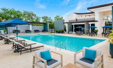CASA CON JARDIN EN RESIDENCIAL PRIVADO CON CASA CLUB
