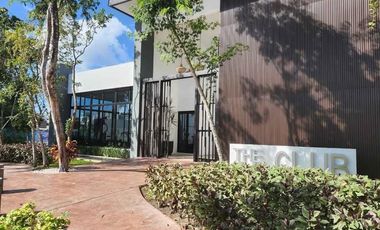 CASA CON JARDIN EN RESIDENCIAL PRIVADO CON CASA CLUB