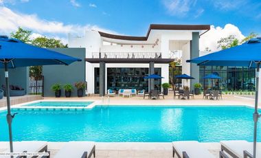 CASA CON JARDIN EN RESIDENCIAL PRIVADO CON CASA CLUB