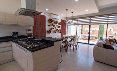 CASA CON JARDIN EN RESIDENCIAL PRIVADO CON CASA CLUB