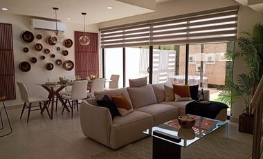 CASA CON JARDIN EN RESIDENCIAL PRIVADO CON CASA CLUB