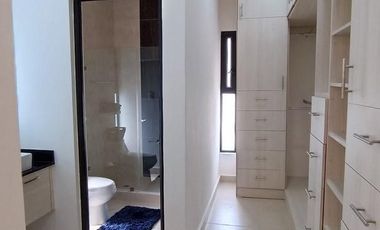 CASA CON JARDIN EN RESIDENCIAL PRIVADO CON CASA CLUB