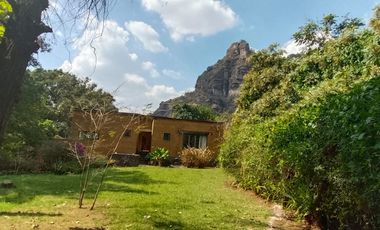 CASA EN VENTA EN PUEBLO MISTICO  AMATLAN DE QUETZALCOATL, TEPOZTLAN MORELOS $10,000,000.00